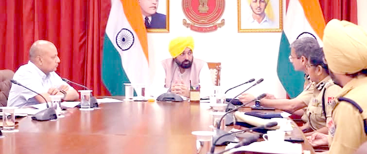 मुख्यमंत्री ने पुलिस अधिकारियों के साथ उच्चस्तरीय बैठक की, कानून-व्यवस्था पर रिपोर्ट मांगी, अन्य मुद्दों पर बनी रणनीति